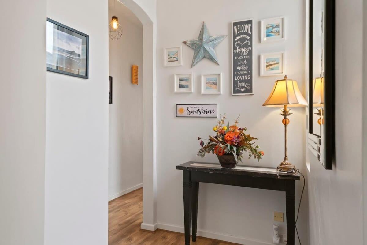 Modern Flat On The W Private Parking Apartment *