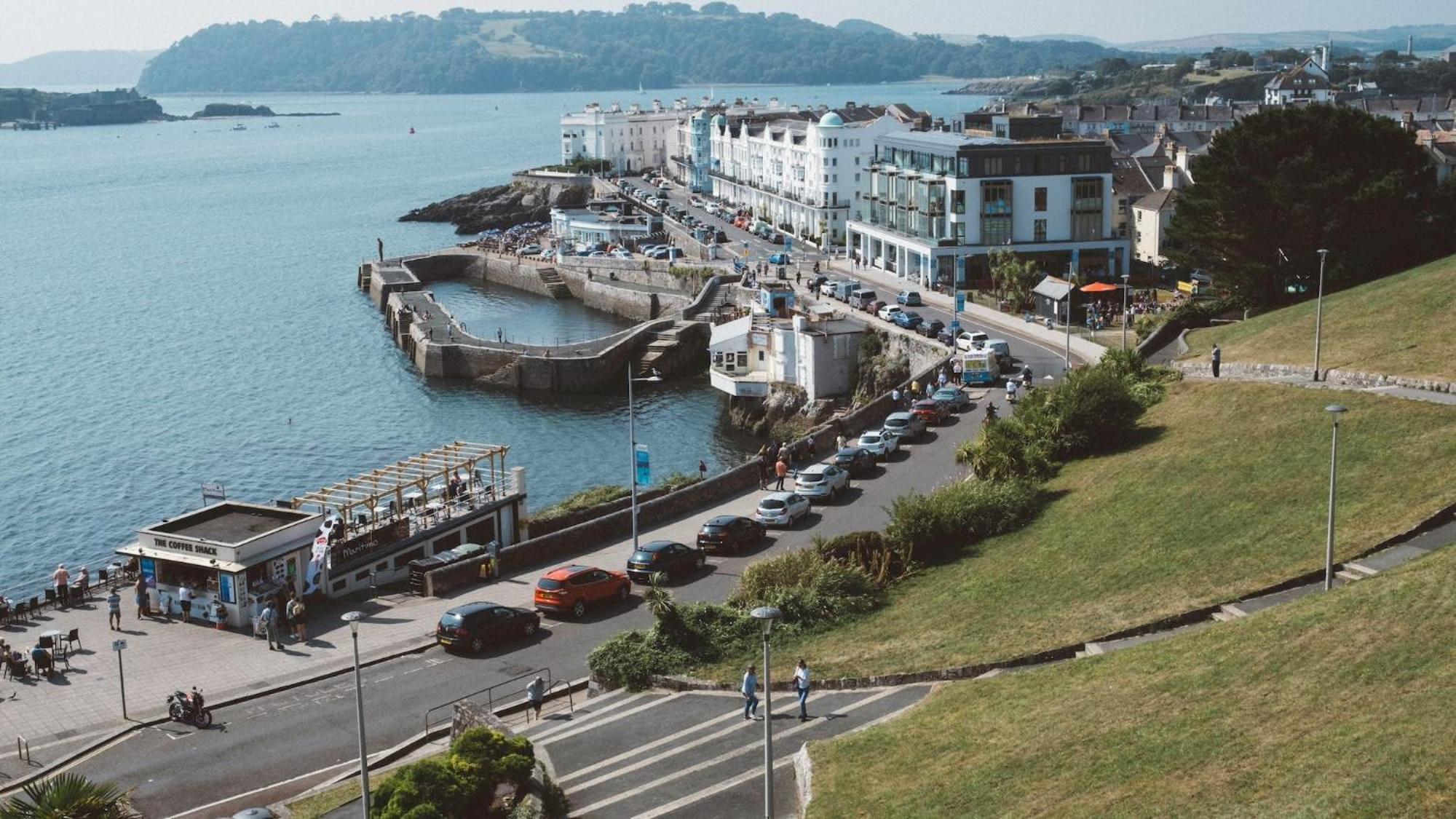 Modern Flat On The W Private Parking Plymouth