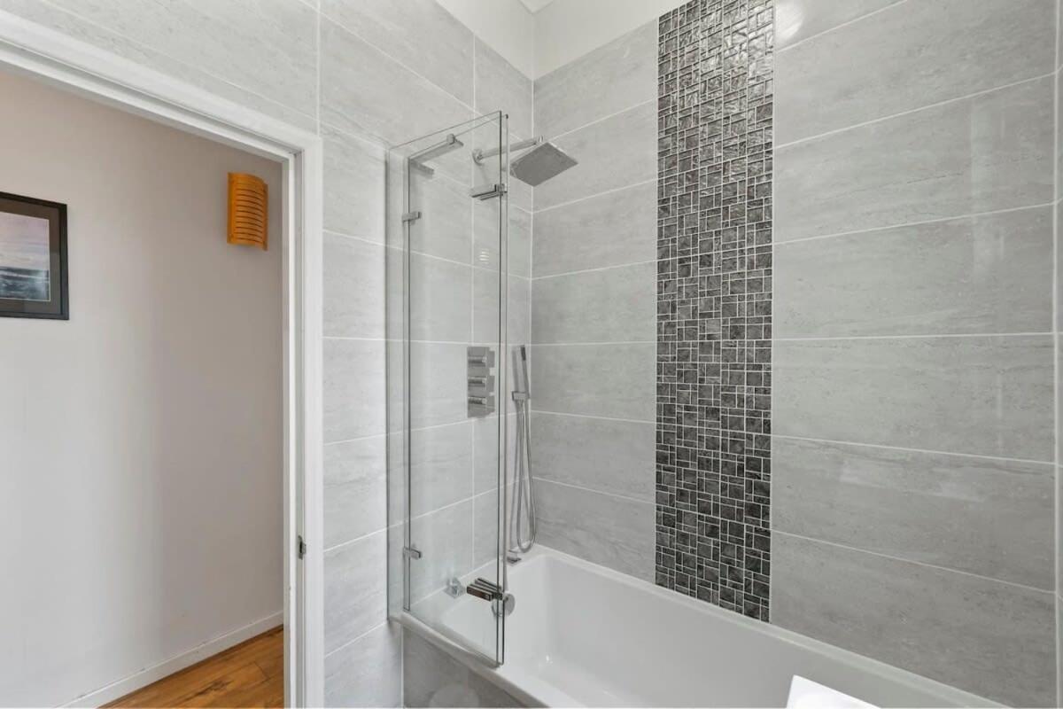 Apartment Modern Flat On The W Private Parking Plymouth